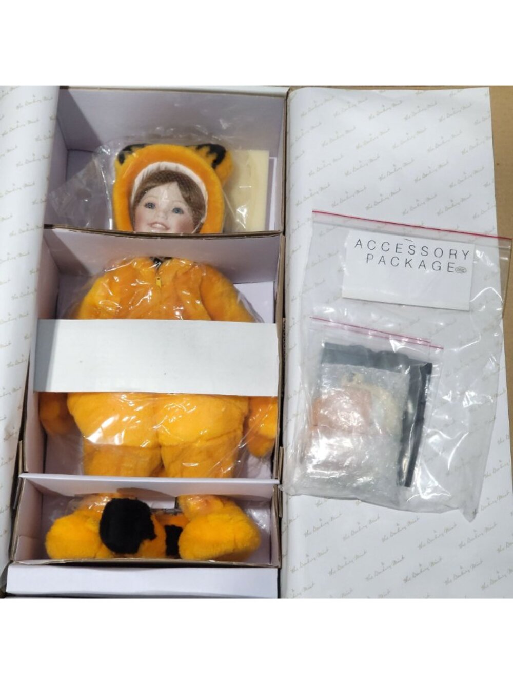Danbury Mint Trick or Treat Garfield Porcelain Doll 1996 NIB - Picture 2 of 11